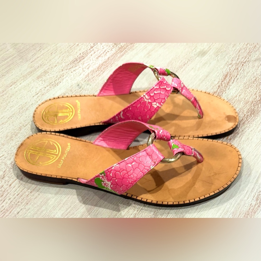 Lilly Pulitzer via Palm Beach leather thong sandal. - Picture 3 of 9